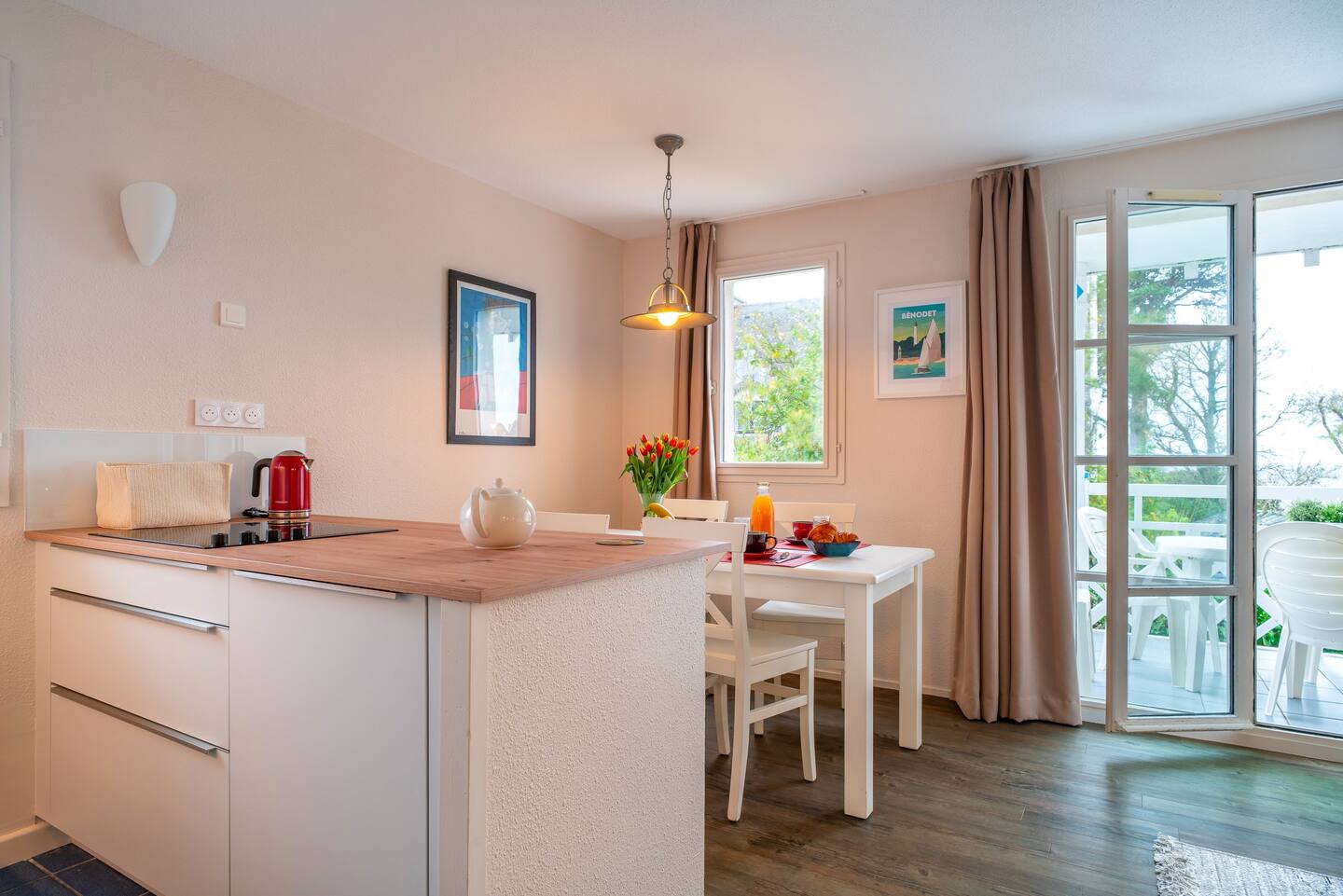Table à manger de l’appartement Cap Glénan Penfret